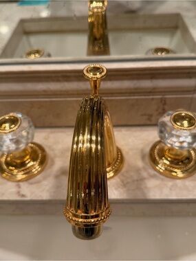 Jado German Gold Faucet 2 Crystal Knobs & 6 cap replacement bundle.